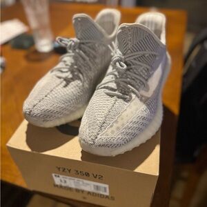 ‼️SOLD‼️Adidas Yeezy 350 v2 ‘Static’ Non-Reflective